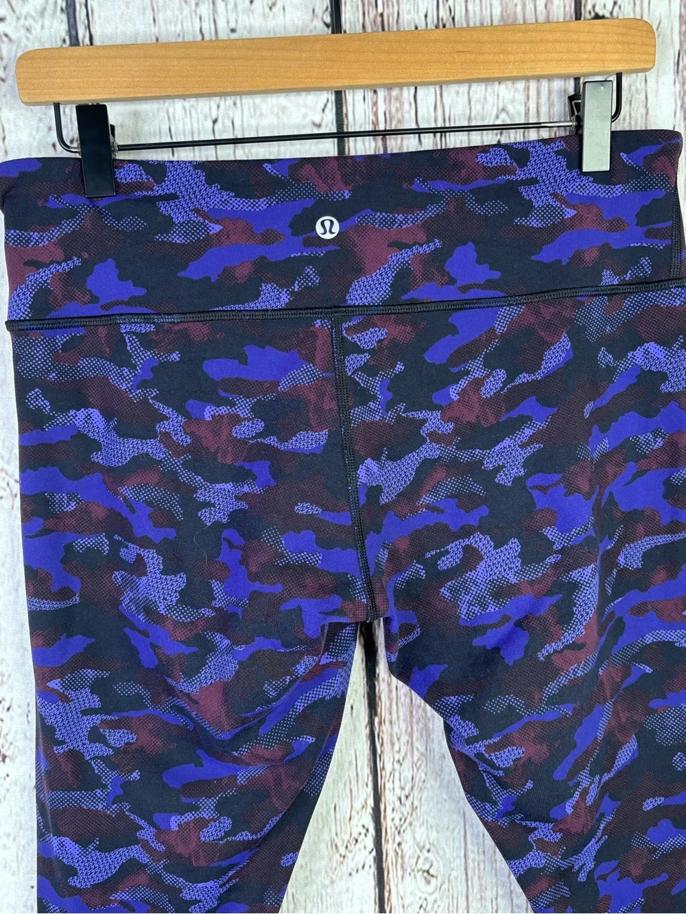 🍋Lululemon Wunder Under Crop III Size 10 Hounds Camo Blue Black Mid Rise 21”